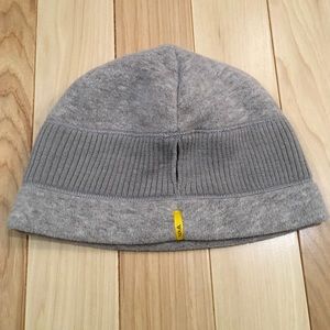 Lolë Grey Beanie Unisex